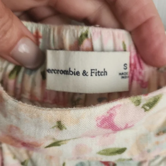 Abercrombie & Fitch Linen Blend Floral Shorts - Picture 2 of 7